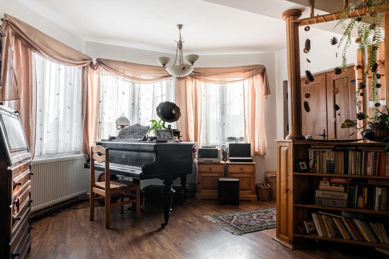Imado Vendeghaz Apartment Cernat ภายนอก รูปภาพ