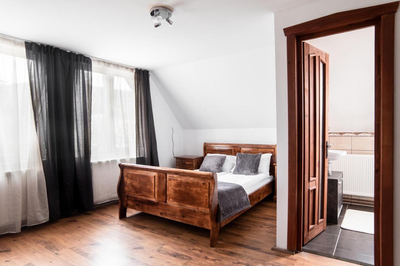 Imado Vendeghaz Apartment Cernat ภายนอก รูปภาพ