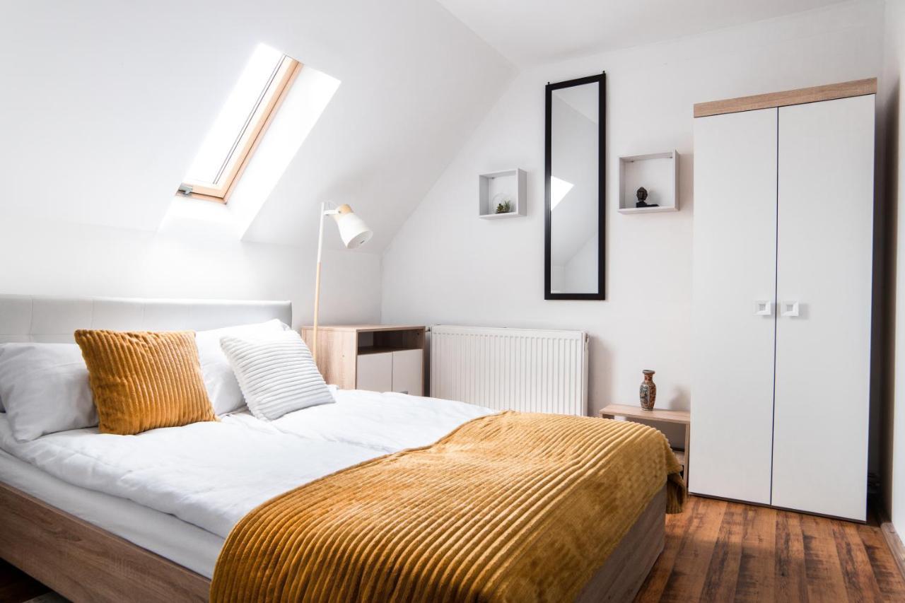 Imado Vendeghaz Apartment Cernat ภายนอก รูปภาพ